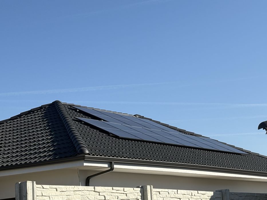 Casa noua cu PANOURI FOTOVOLTAICE, teren 553 mp, (utilitati complete)