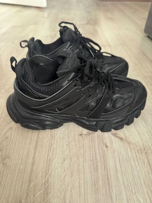 Balenciag*a размер 38