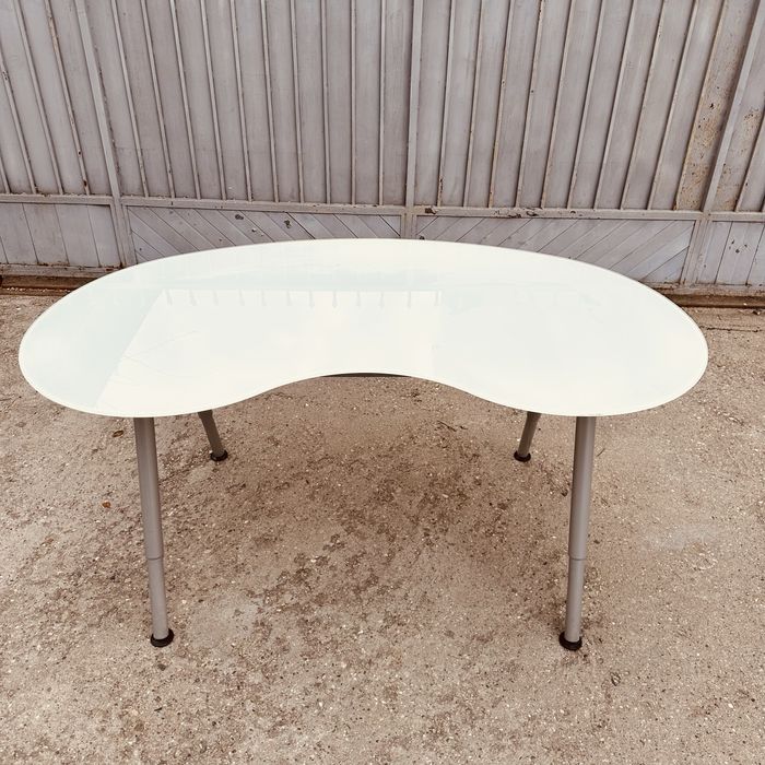 Дизайнерско шведско офис бюро IKEA GALANT – стъклен плот