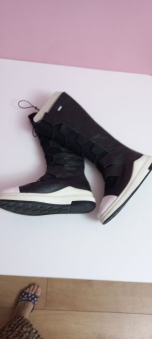 Продам ботинки  осенние