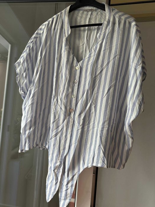Cămașă / Bluză damă Orsay cu dungi bleu-alb, decolteu în V și legătură în talie (Tie-front) – Mărimea [L]