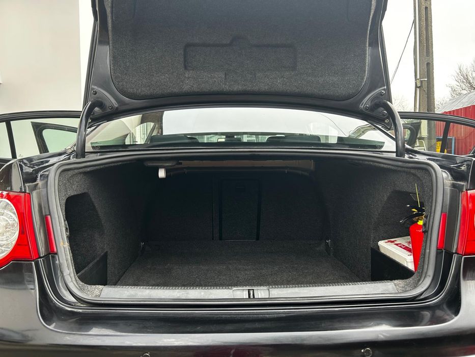 Volkswagen Passat B6
Putere : 170 CP
Combustibil: Diesel
Cutie : manuală
Km : 283.000
Normă poluare : euro 5

Dotări : clim