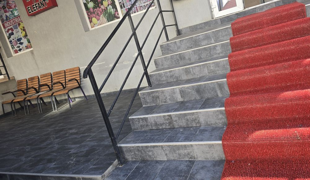 Închiriez spațiu comercial 60 mp la demisol