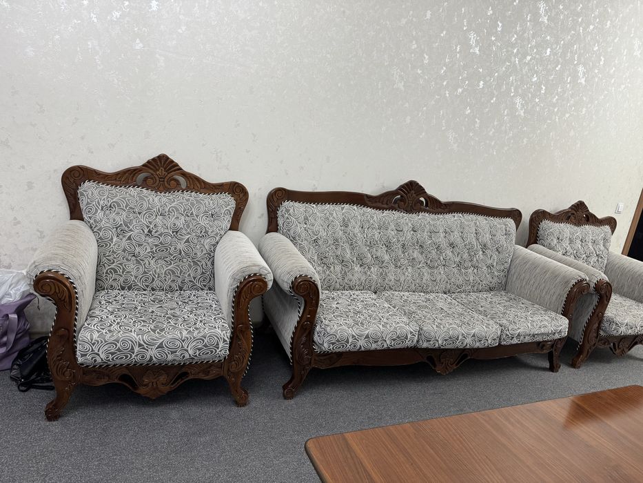 Divan va 2ta kreslosi диван ва 2та кресло