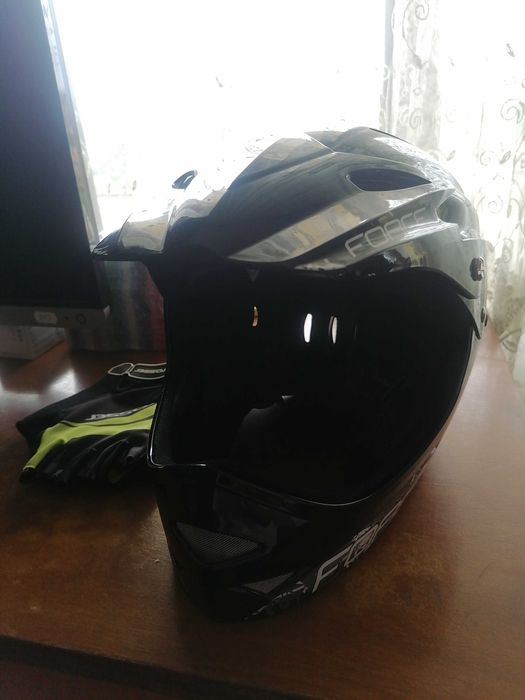 Комплект кросов каска с ръкавици за мотор