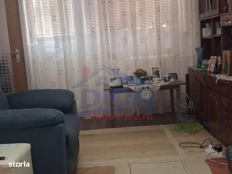 Apartament 3 camere decomandat, Raul Doamnei — fotografia 1