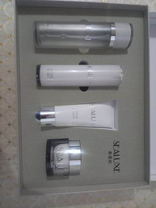 Увлажняющий набор для лица от бренд Sealuxeд Sealuxe