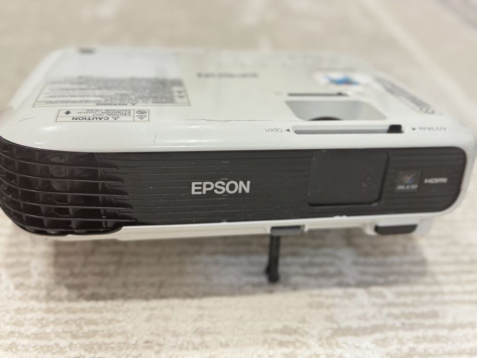 Продам проектор Epson EB-S04