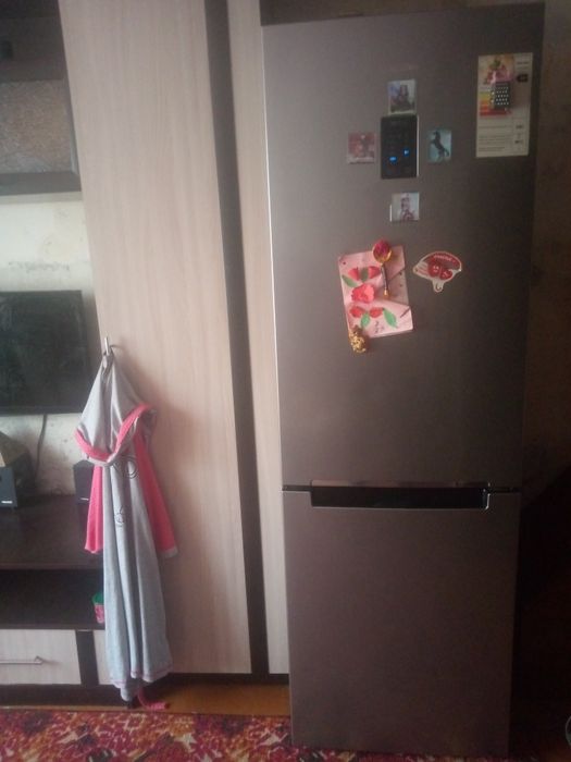 Холодильник  SAMSUNG