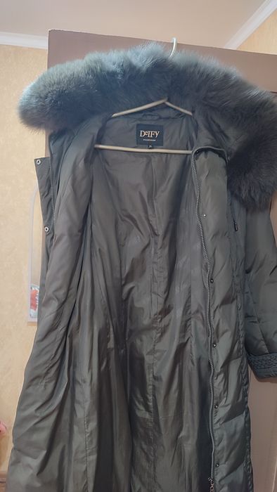 Продаётся женский пуховик.