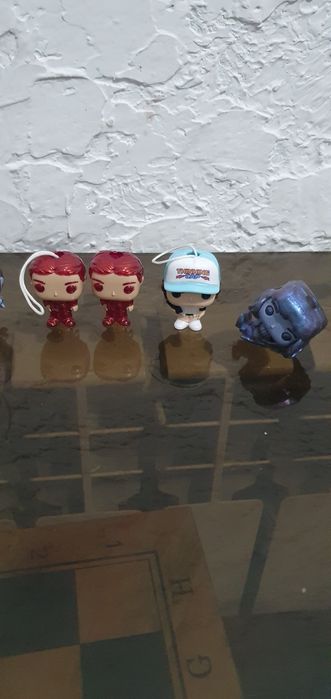 Продам очень странные дела фигурки