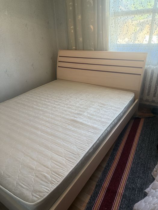 Двухспальная кровать