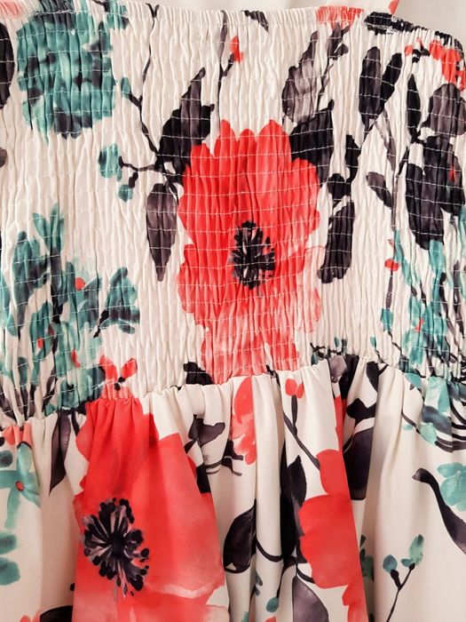 Rochie  florală elegantă