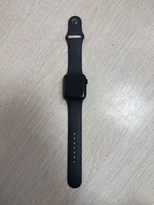 Apple Watch SE 2 (40 мм) — оригинал