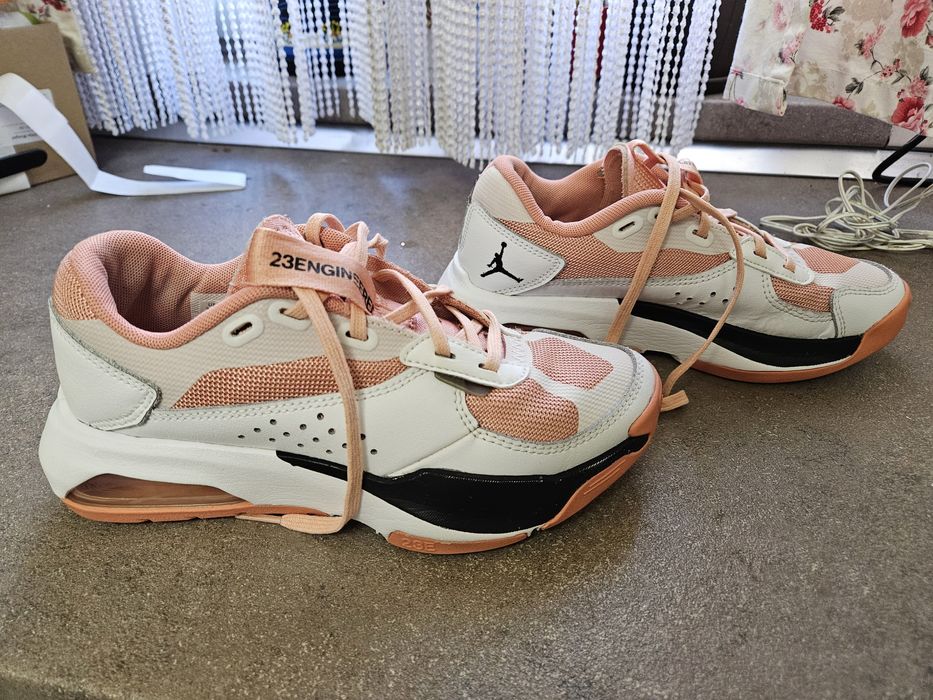 Adidași Jordan Air 200 E mărime 35.5