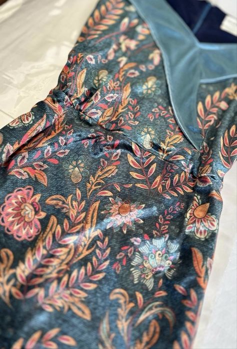 Женское вечернее платье