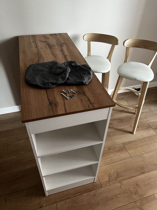 Барный стул и стулья (2 шт)