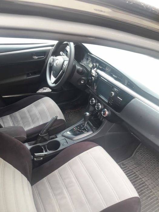 Автомобиль тоиота королла