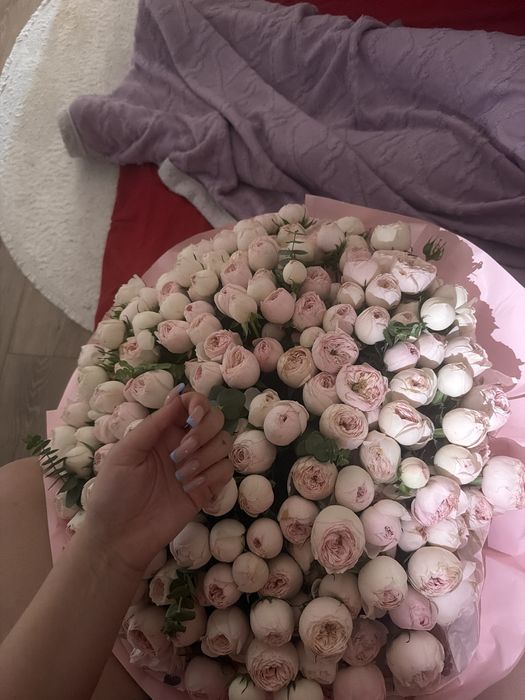 Букет пиновидные цветы