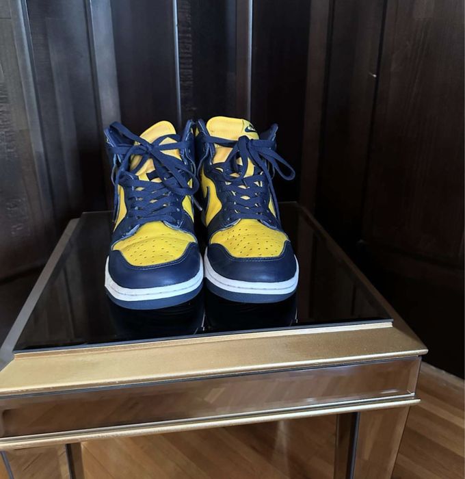 Nike dunk high michigan