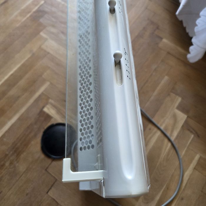 Абсорбатор Whirlpool AKR 428 WH свободностоящ
2 мотора
Капацитет 316 куб.м.ч
Мощност 320 W/h
Сменяем филтър
Осветление 2x40 w
3 степени на управление