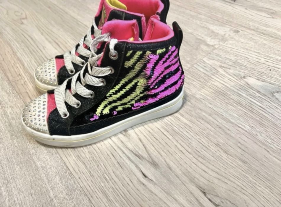 Adidasi cu paiete si lumini nr 31 skeachers