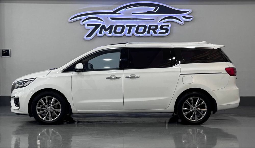 Kia Carnival продается