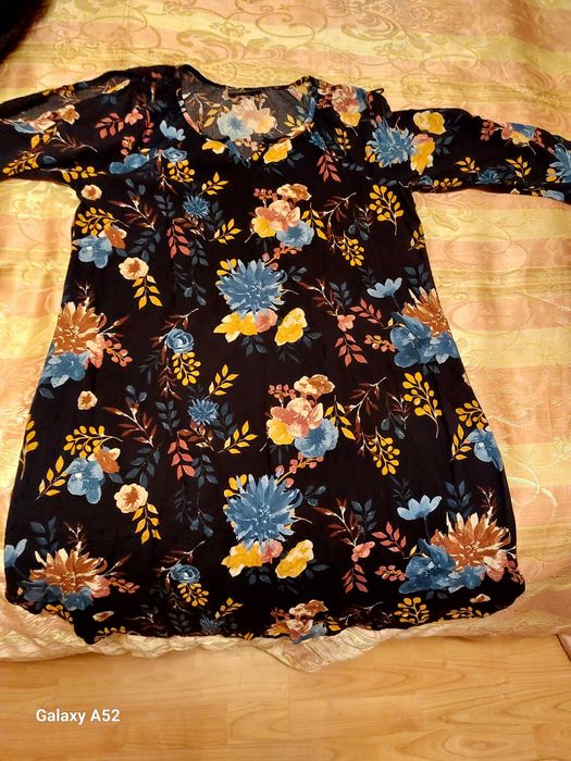 Продавам дамски  блузон