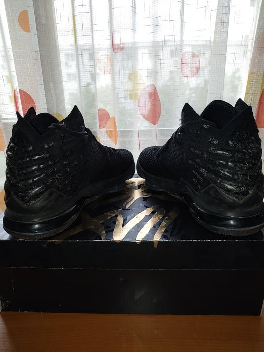 Nike Lebron XVII marimea 44