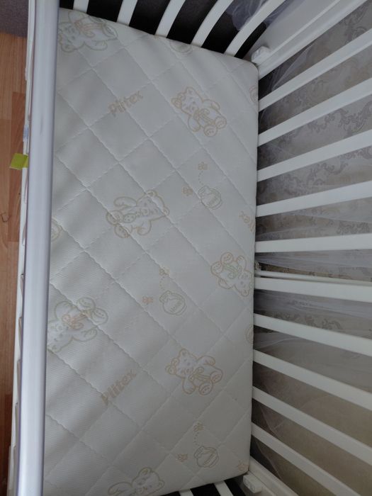 Продам детскую кроватку