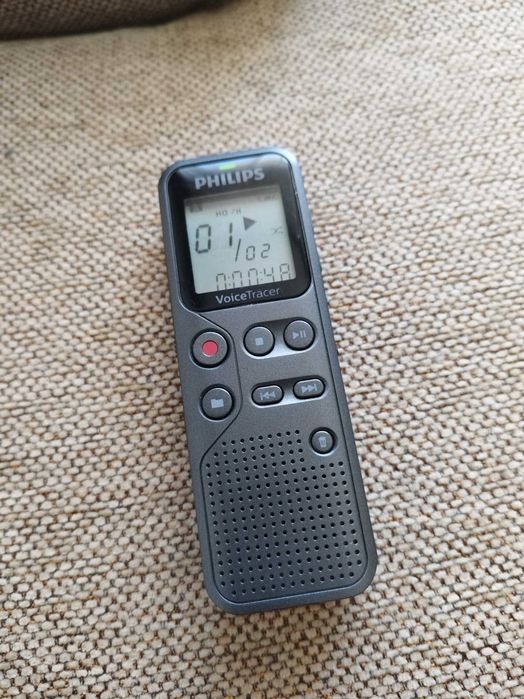 Reportofon Philips Voice Tracer cu baterii AAA Functional