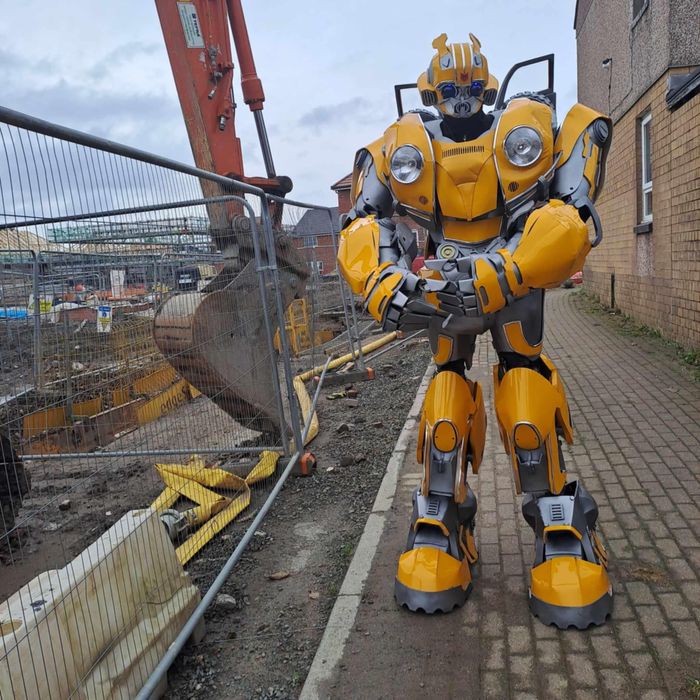 Bumble Bee Robot – Costum Nou, Efect Wow pentru Orice Eveniment!