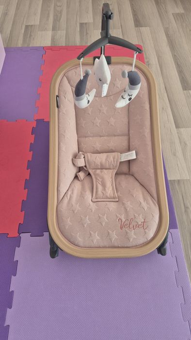 Бебешки дървен шезлонг Chipolino - Velvet, розов
Бебешки дървен шезлон