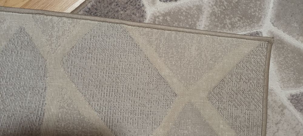 Vând carpeta stare buna