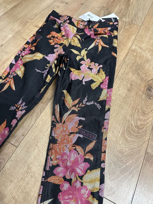 Дамски дънки GUESS размер 27 НОВИ