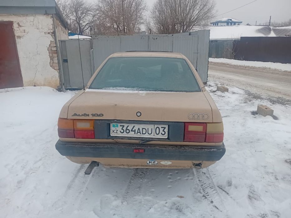 Продам машину ауди 100