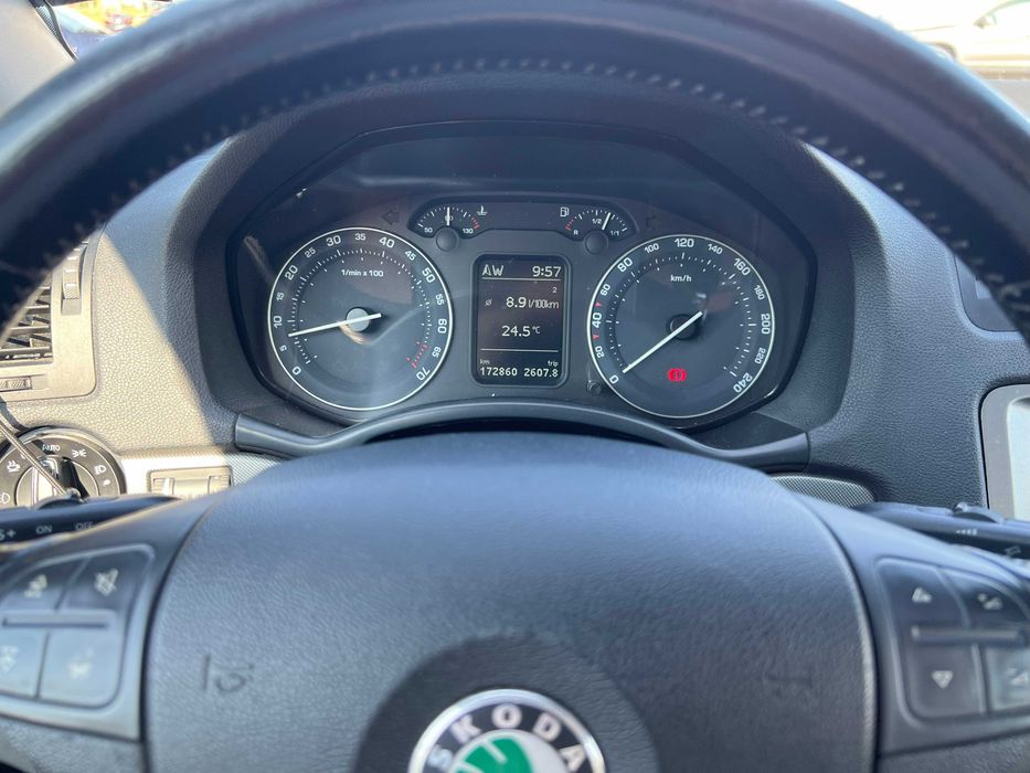 Skoda Octavia Elegance benzina 1.6 MPI, 102CP