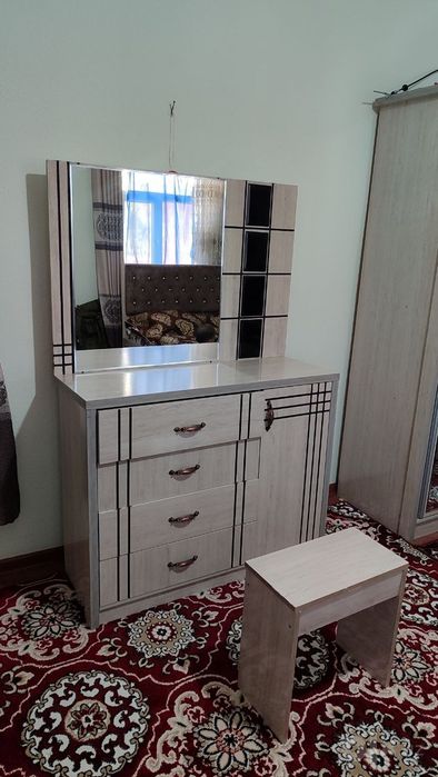 Spalniy, shkaf va truma
