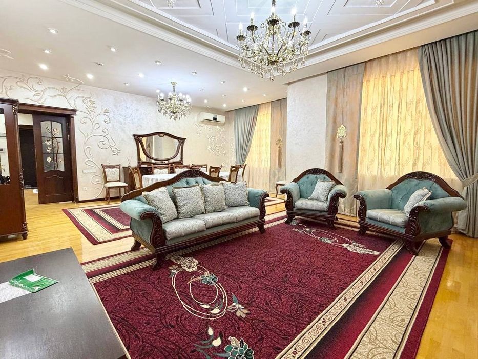 Продается 4-х комнатная квартира в габусе в Мирабадском районе