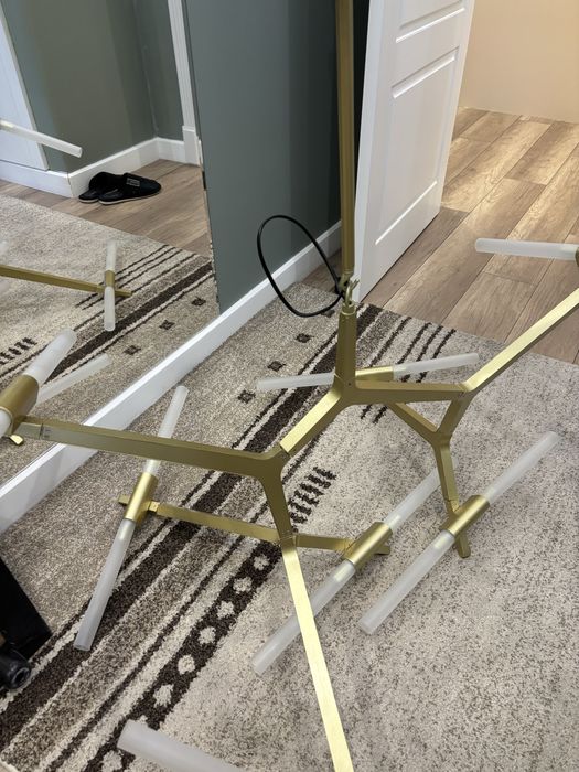 Люстра красивая, стильная