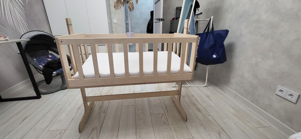 Продам детскую кроватку