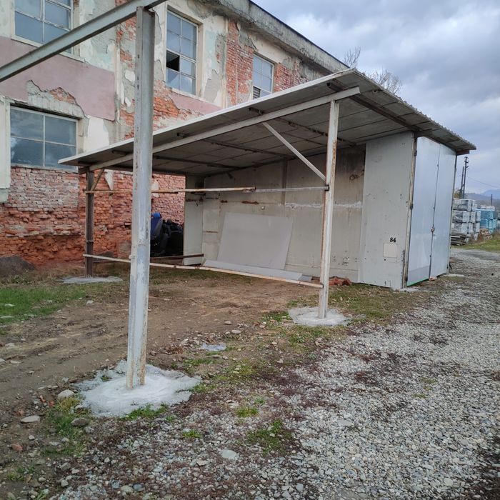 Închiriez convenabil spațiu comercial