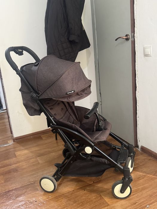 Продам прогулочная коляска легкая