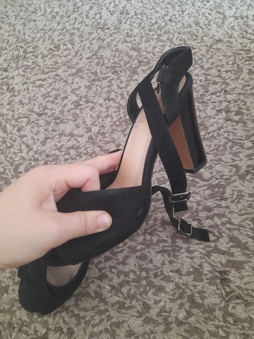 Срочно продам туфли