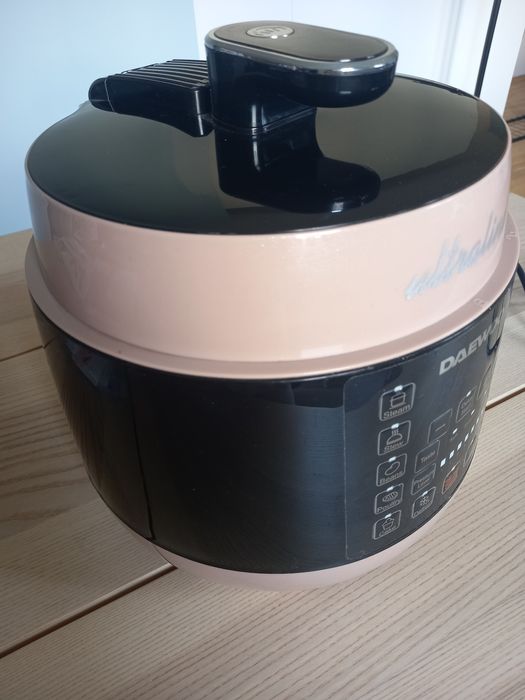 Мултикукър/ уред за готвене под налягане  Daewoo