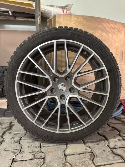 275/40 R21 и 305/35 R21