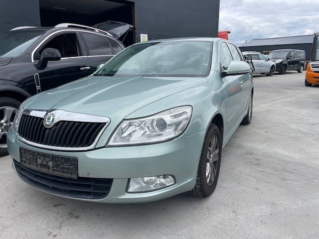Dezmembrez Skoda Octavia 2 Facelift 1.4 TSI DSG cod CAXA