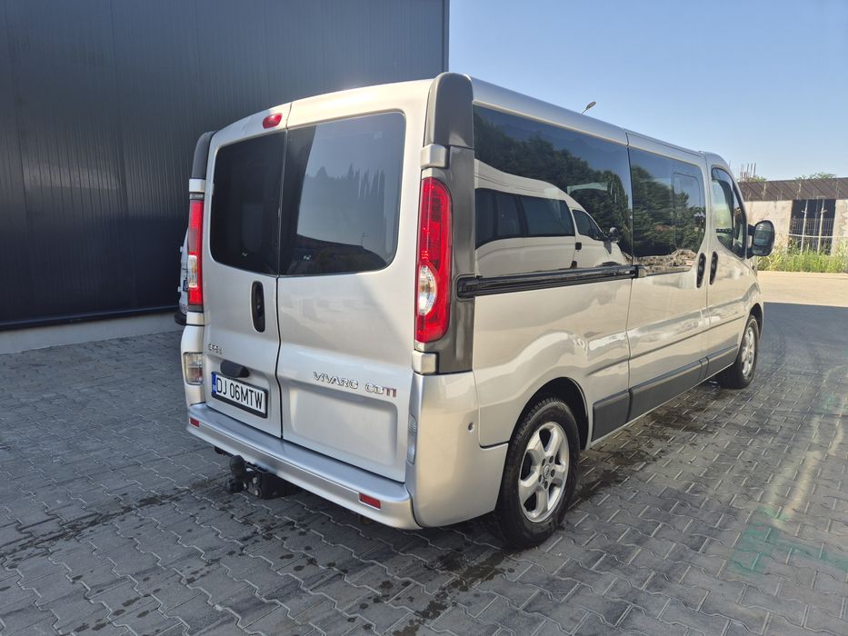 Opel Vivaro 9 locuri