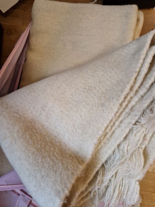 Вълнени одеала нови