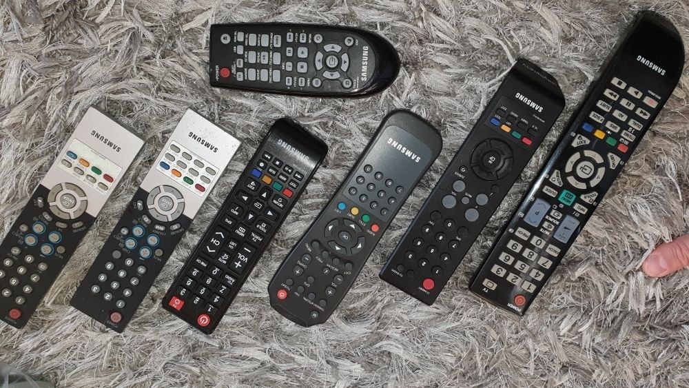 SAMSUNG ТВ Оригинални дистанционни съвместими с вс.модели ТВ -30лв/бр